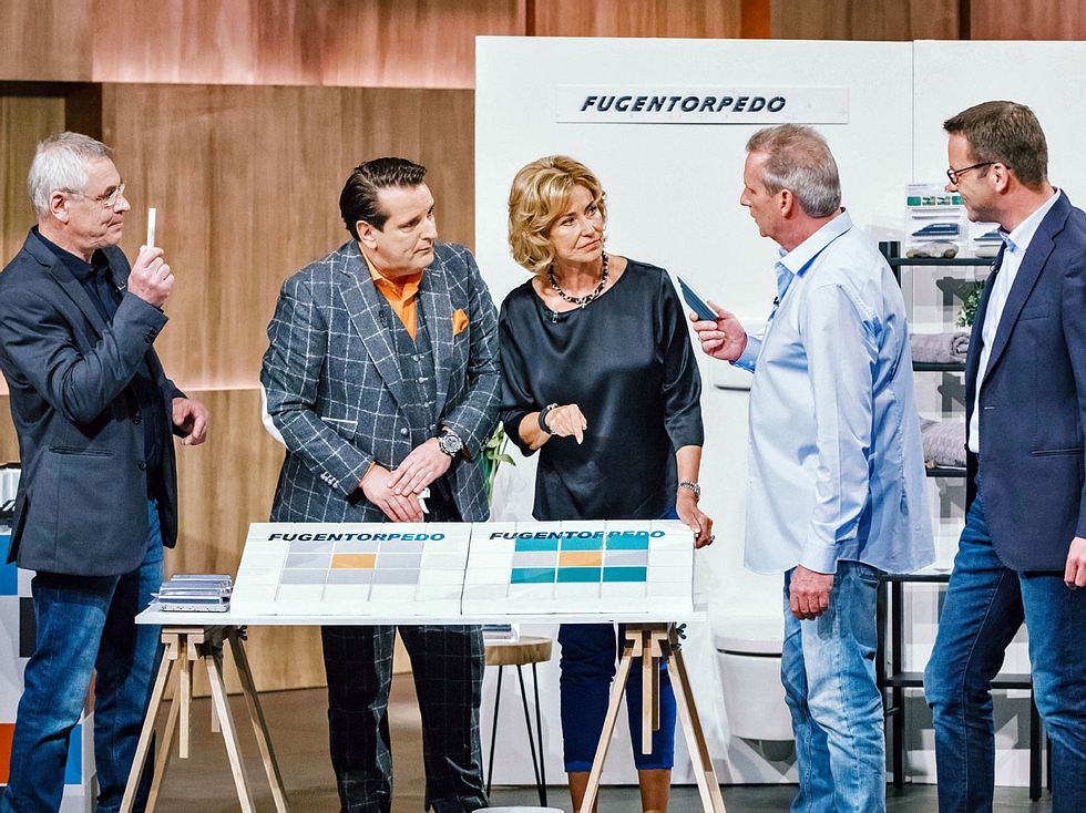 Fliesen Fugen Reinigen Einfach Gemacht Mit Dem Fugentorpedo Fliesenfugen Kinderleicht Reinigen Diy Lifehac Fugen Reinigen Fliesenfugen Reinigen Fliesen Kaufen