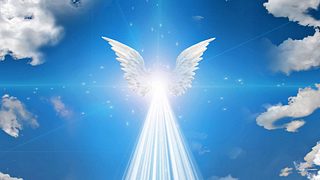 An Engel zu glauben, hat einen positiven Einfluss auf uns. - Foto: bestdesigns / iStock