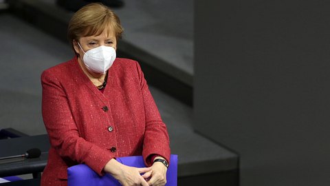 Bundeskanzlerin Angela Merkel mit FFP2-Schutzmaske.  - Foto: Getty Images /  Bloomberg / Kontributor
