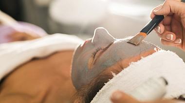 Die besten Tipps gegen Stirnfalten - Foto: StockPlanets/istock