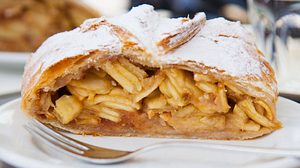 Apfelstrudel - Foto: anzeletti / iStock