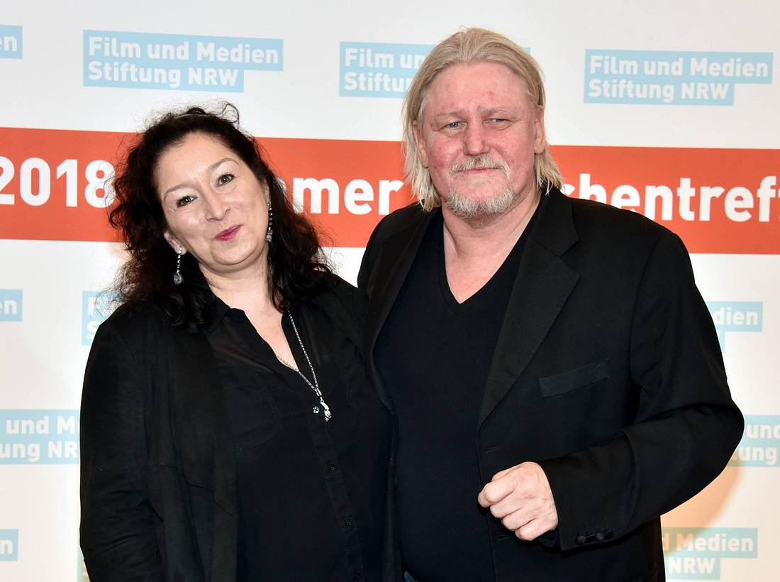 Schauspieler Arved Birnbaum mit Ehefrau Sabine im Jahr 2018. Schauspieler Arved Birnbaum mit Ehefrau Sabine im Jahr 2018.