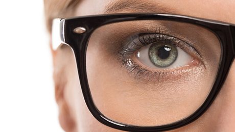 Schmink-Tipps für Brillenträgerinnen