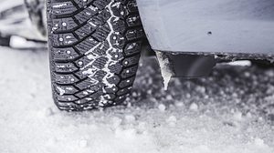 So wird das Auto winterfest. - Foto: KUxFOFO1 / iStock