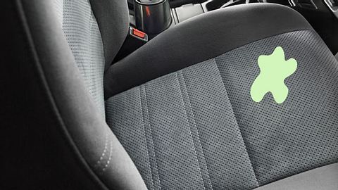 Autositze reinigen: So sorgen Sie für Sauberkeit im Auto - Foto: burwellphotography / iStock