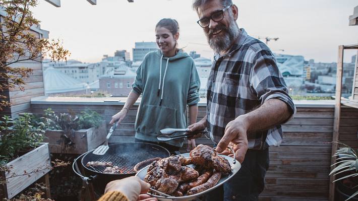 Grill für Balkon - Foto: iStock/ svetikd