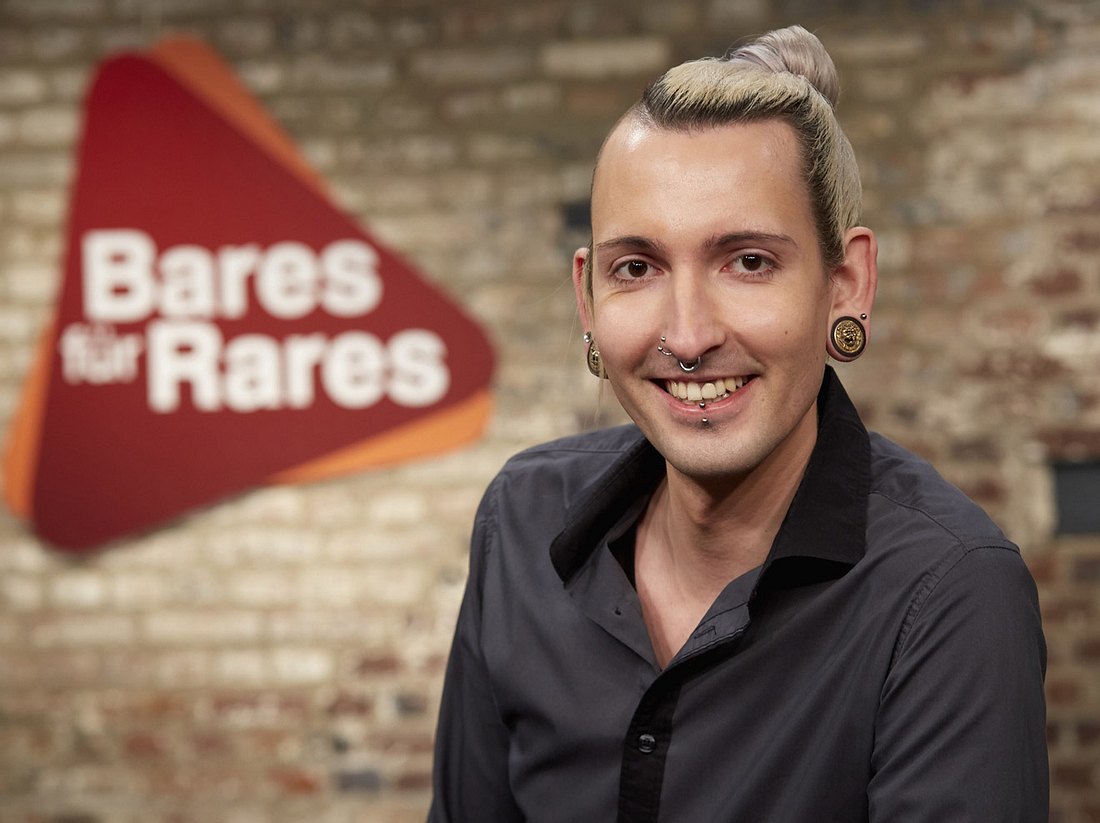 Bares für Rares: Auf Fabian Kahls Schloss spuken Geister Bares für Rares: Auf Fabian Kahls Schloss spuken Geister
