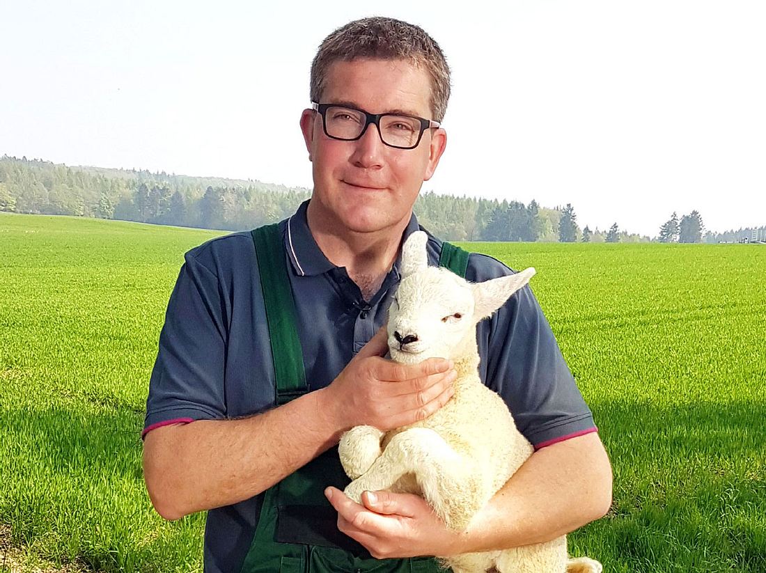 Wer bewirbt sich auf 'Bauer sucht Frau'-Teilnehmer Dirk? Bei Bauer sucht Frau will auch Dirk das große Liebesglück finden.