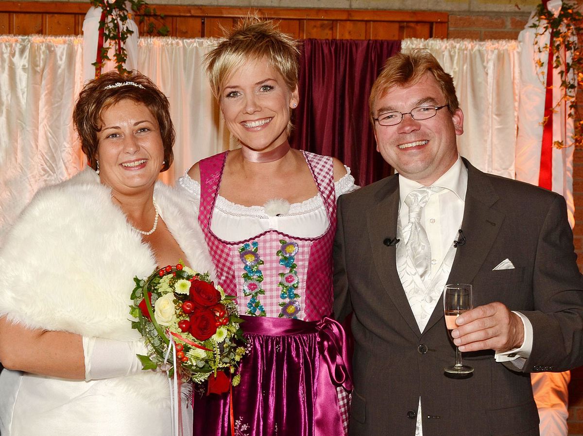 Karola und Willi von Bauer sucht Frau - mit Moderatorin Inka Bause.