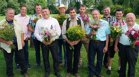 Diese Single-Landwirte wollen bei Bauer sucht Frau ihr Liebesglück finden. - Foto: MG RTL D / Stefan Gregorowius