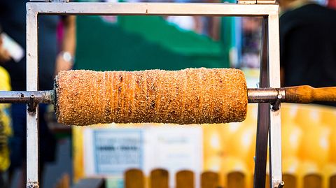 Baumstriezel: Leckeren Kürtöskalács selber machen - Foto: coldsnowstorm / iStock