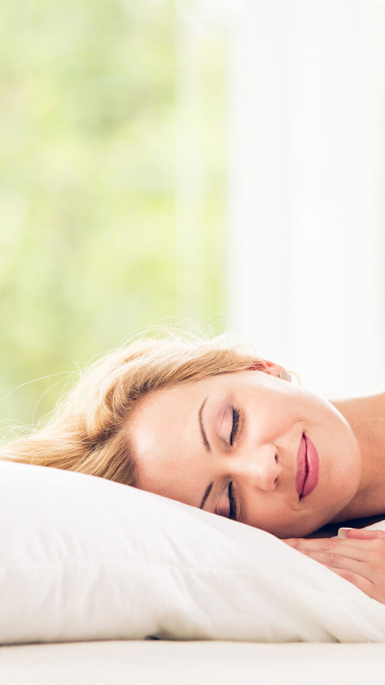 Endlich entspannt schlafen: das richtige Nackenstützkissen finden