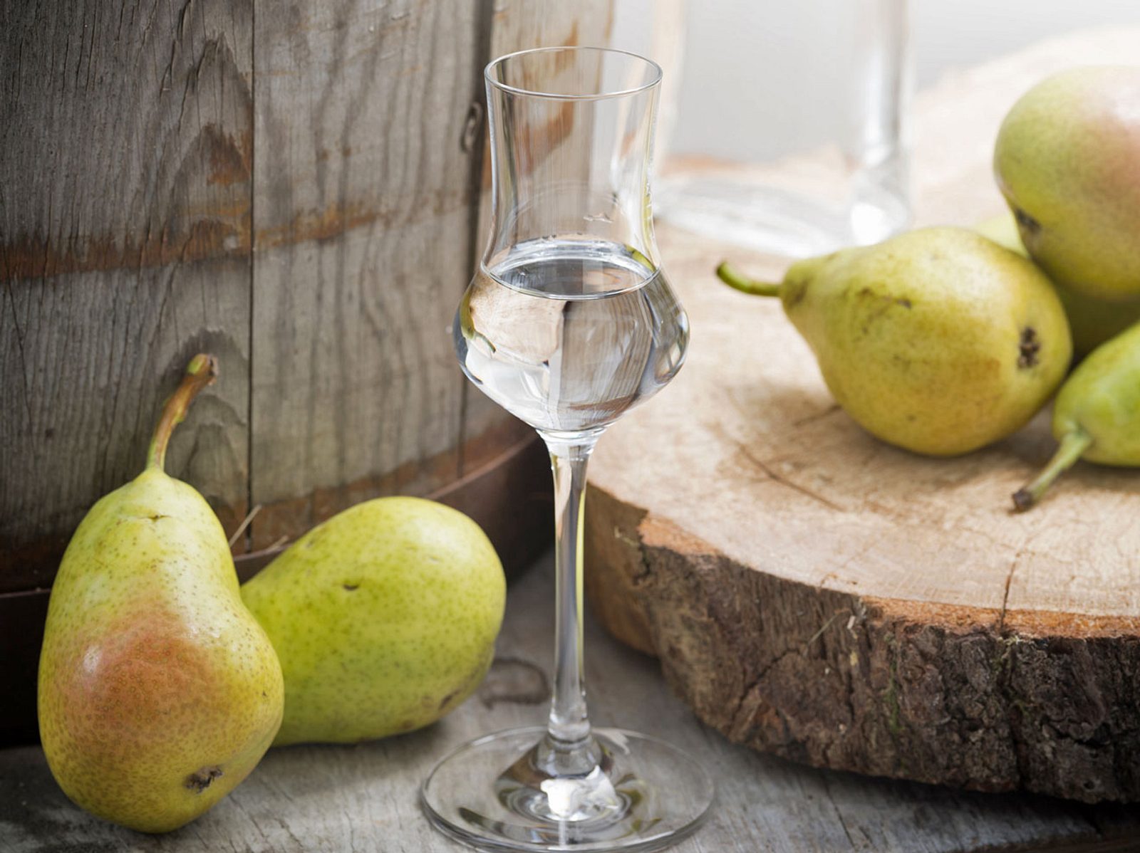 Birnenschnaps mit diesem Rezept einfach selber machen