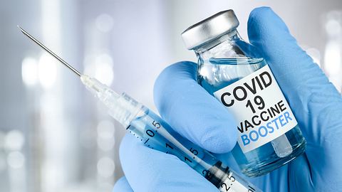 Booster-Impfung gegen das Coronavirus. - Foto: SilverV / iStock