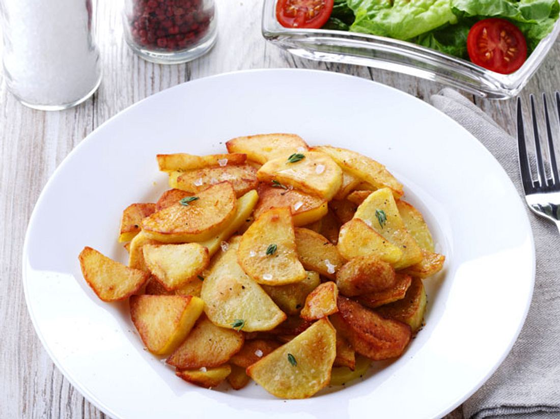 Wenn Bratkartoffeln schön knusprig sind, schmecken sie besonders gut. Wenn Bratkartoffeln schön knusprig sind, schmecken sie besonders gut.