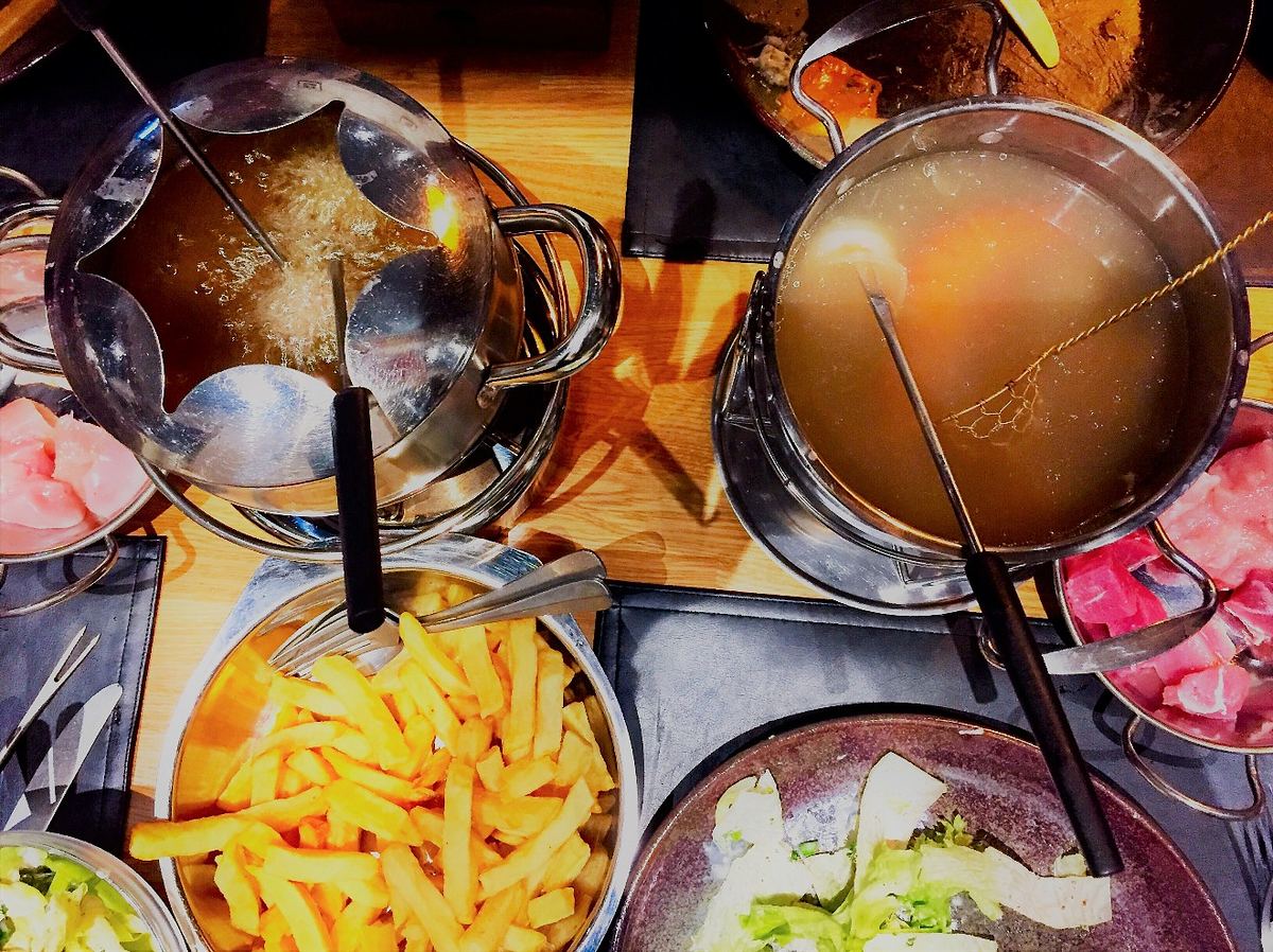 Das brauchen Sie für Fleisch-Fondue mit Brühe