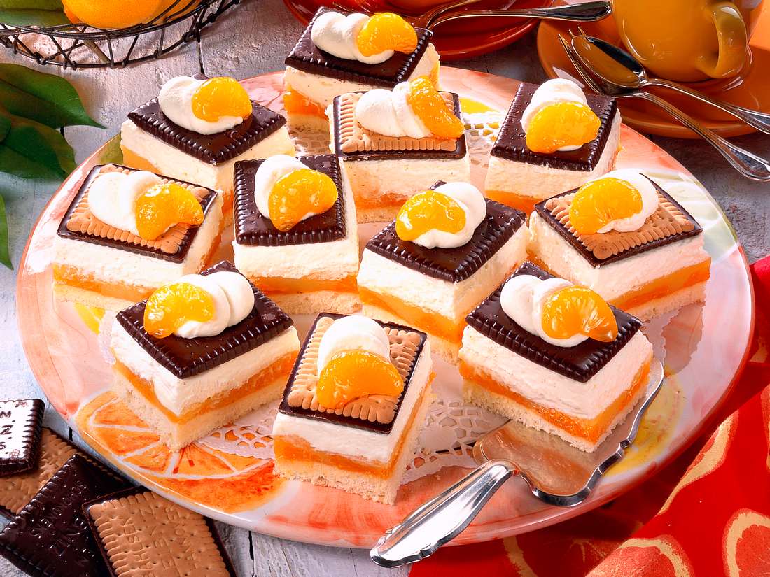 Butterkekskuchen mit Pudding und Marmelade Butterkekskuchen mit Pudding und Marmelade