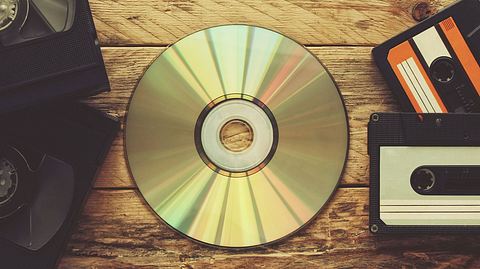 CDs reinigen und Fotos richtig aufbewahren: So retten Sie alte Schätze - Foto: Xanya69 / iStock