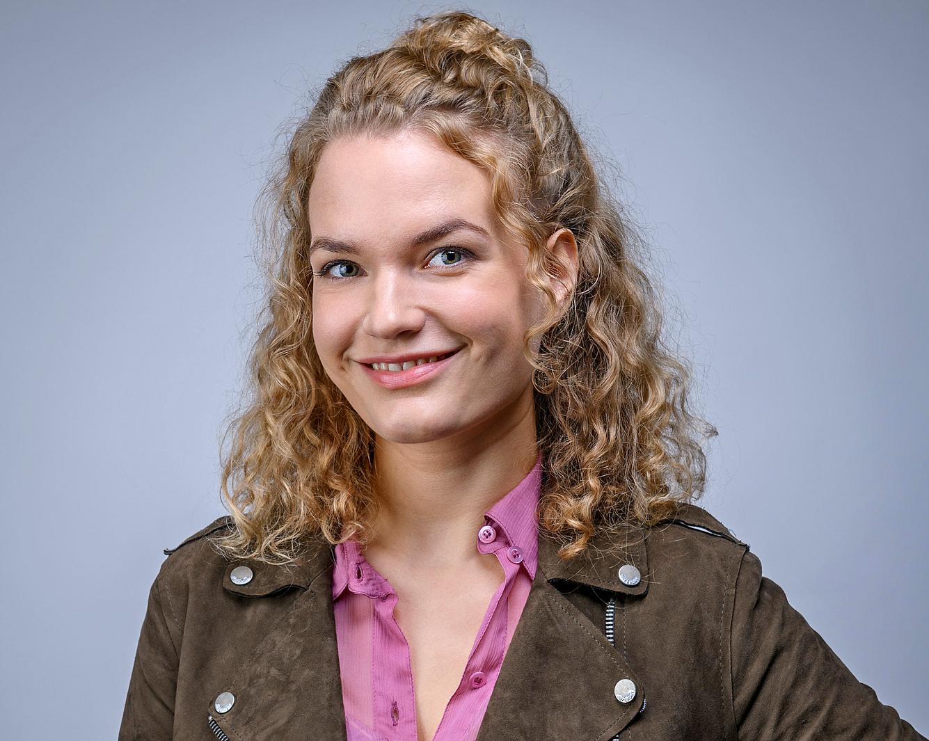 Christina Arends spielt bei 'Sturm der Liebe' die Maja von Thalheim. Christina Arends spielt bei 'Sturm der Liebe' die Maja von Thalheim.