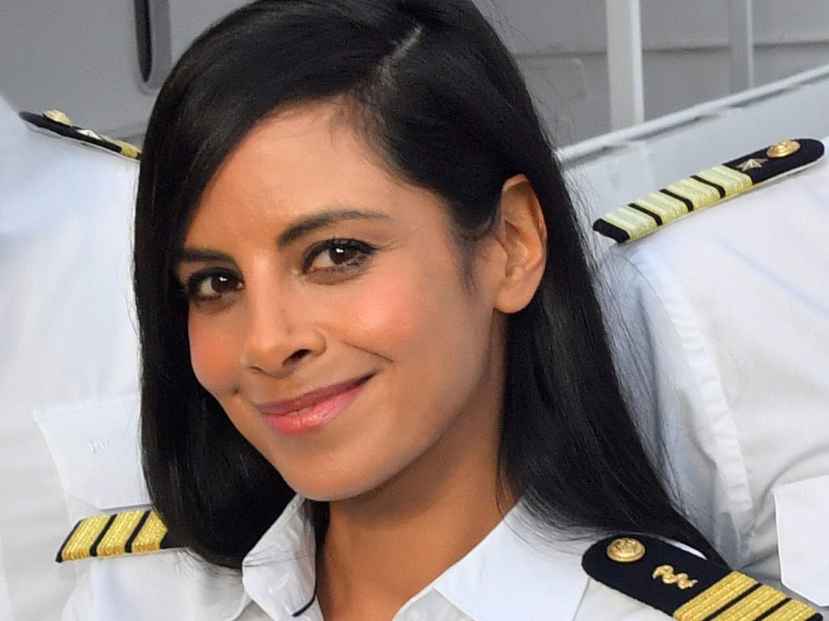 Collien Ulmen-Fernandes als Dr. Jessica Delgado auf dem 'Traumschiff. 