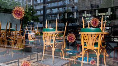 Ein wegen Corona geschlossenes Restaurant. - Foto: Anthony Racano / ffikretow / iStock