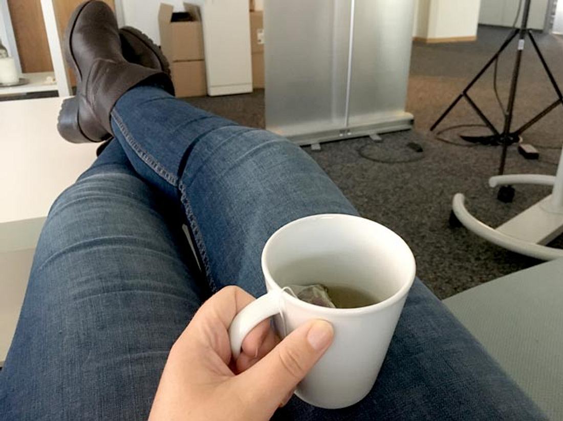 UpGreatLife empfiehlt, sich bei seinem Nachmittagstee zehn Minuten Ruhe zu
gönnen - gesagt, getan! Deep Detox Test