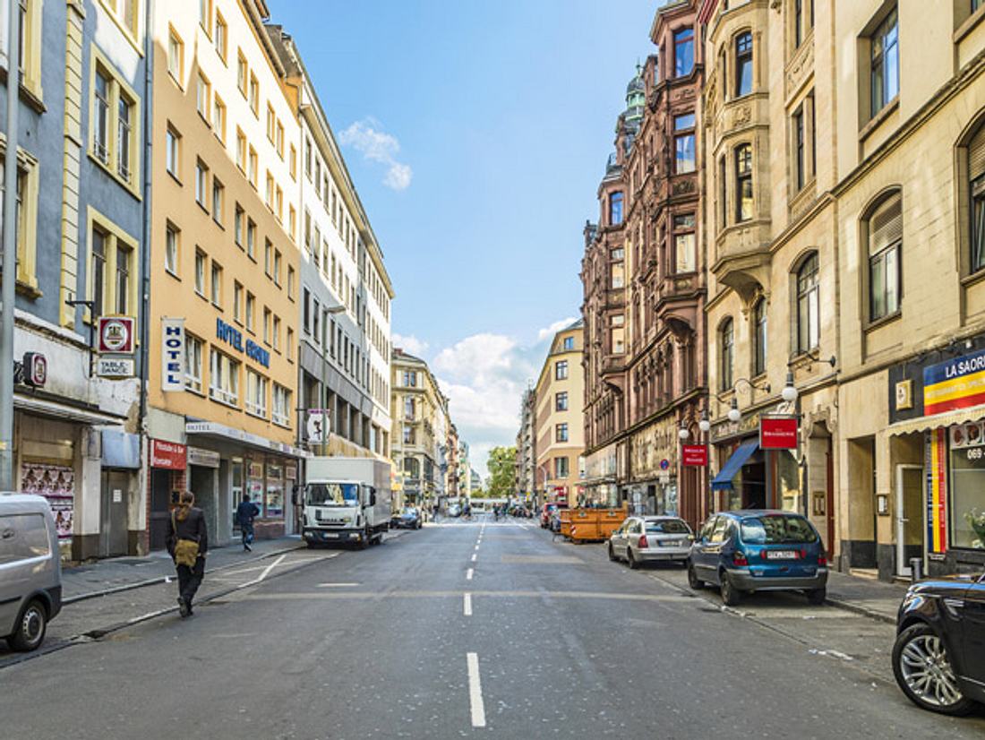 Eine neue Demenz-Studie hat das Risiko der Erkrankung mit Straßennähe in Zusammenhang gebracht. Eine neue Demenz-Studie hat das Risiko der Erkrankung mit Straßennähe in Zusammenhang gebracht.