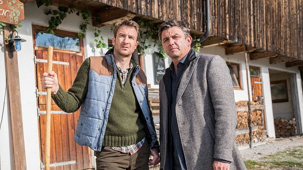 Heiko Ruprecht als Hans und Hans Sigl als Martin in Der Bergdoktor. - Foto: ZDF / Christian Tharovsky