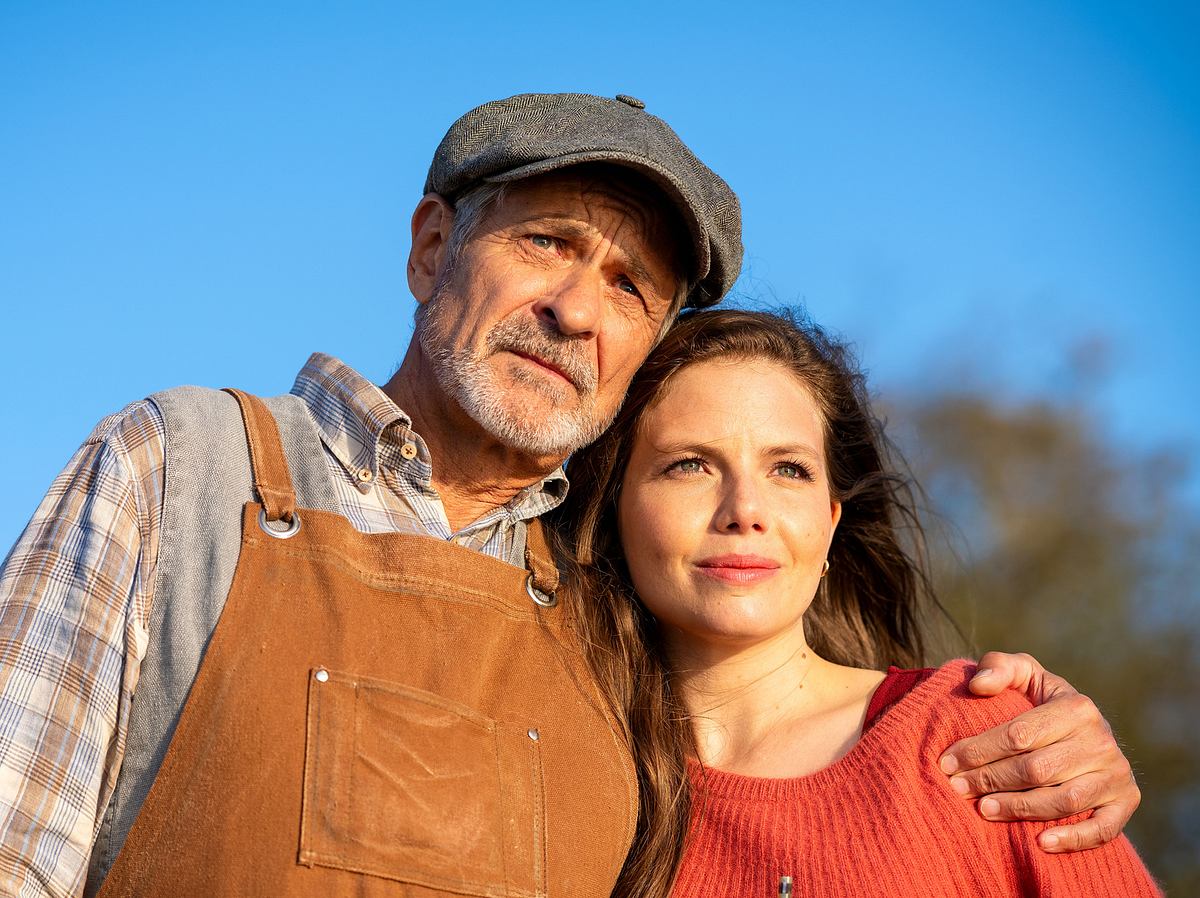 Dietrich Adam und seine Kollegin Leonie Rainer im ZDF-Film 'Inga Lindström: Wilde Zeiten'.