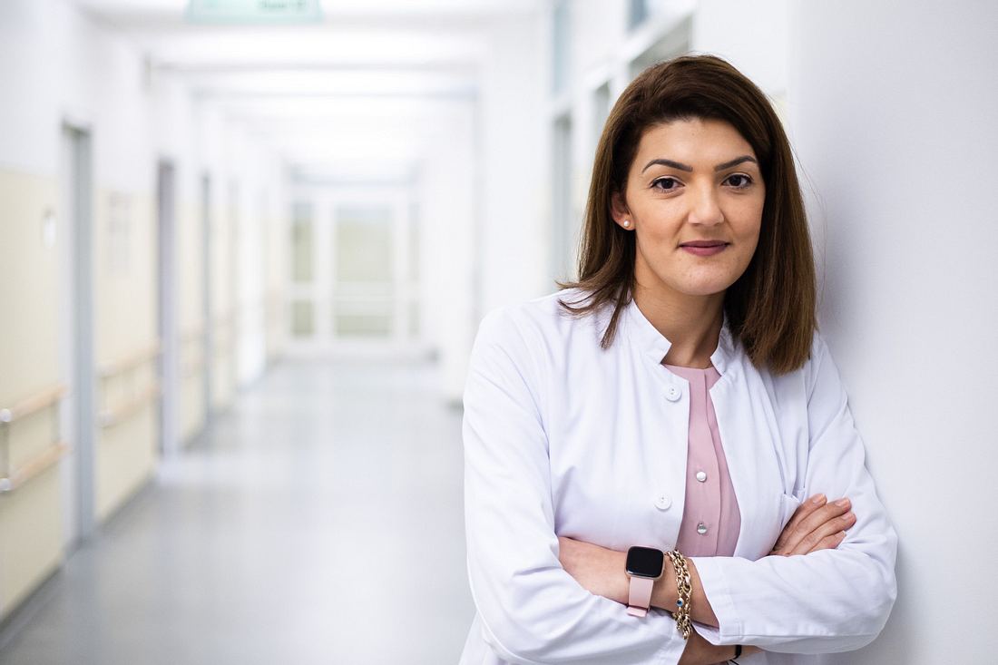 Frau Dr. Ebru Yildiz. Frau Dr. Ebru Yildiz.