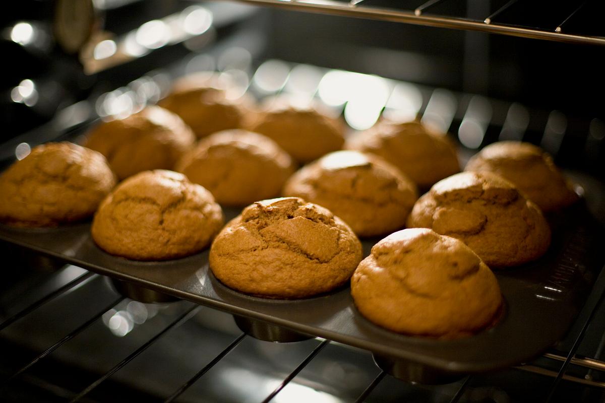 Eierlikör Muffins: Rezept mit oder ohne Füllung, Schokolade und Obst