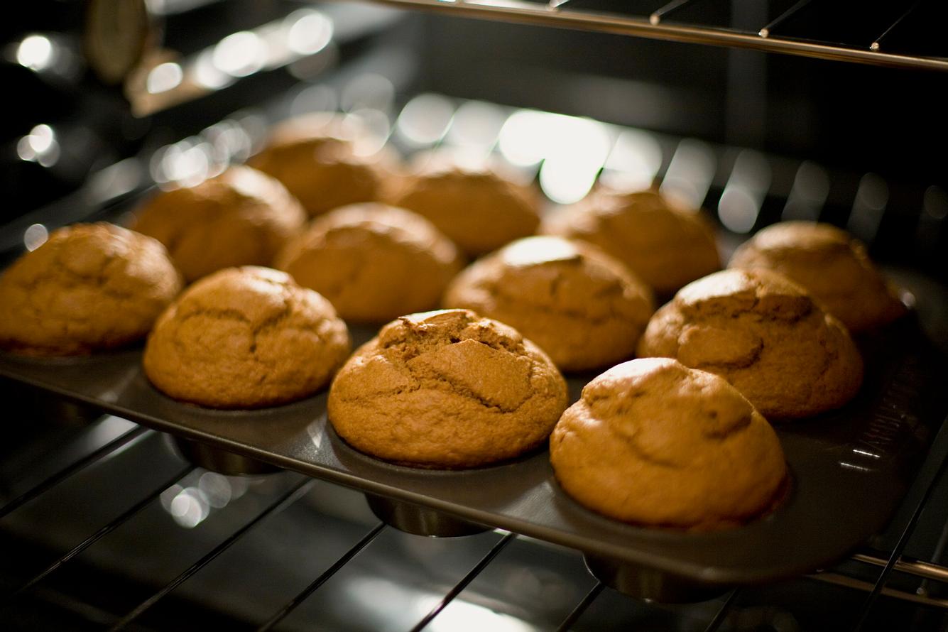 Eierlikör Muffins: Rezept mit oder ohne Füllung, Schokolade und Obst ...