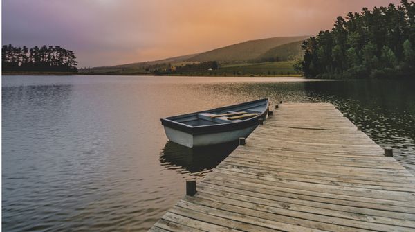 Die Einsamkeit ist die einzige Geliebte, die uns glücklich macht, wenn sie uns im Stich lässt. - Foto: wilpunt / iStock