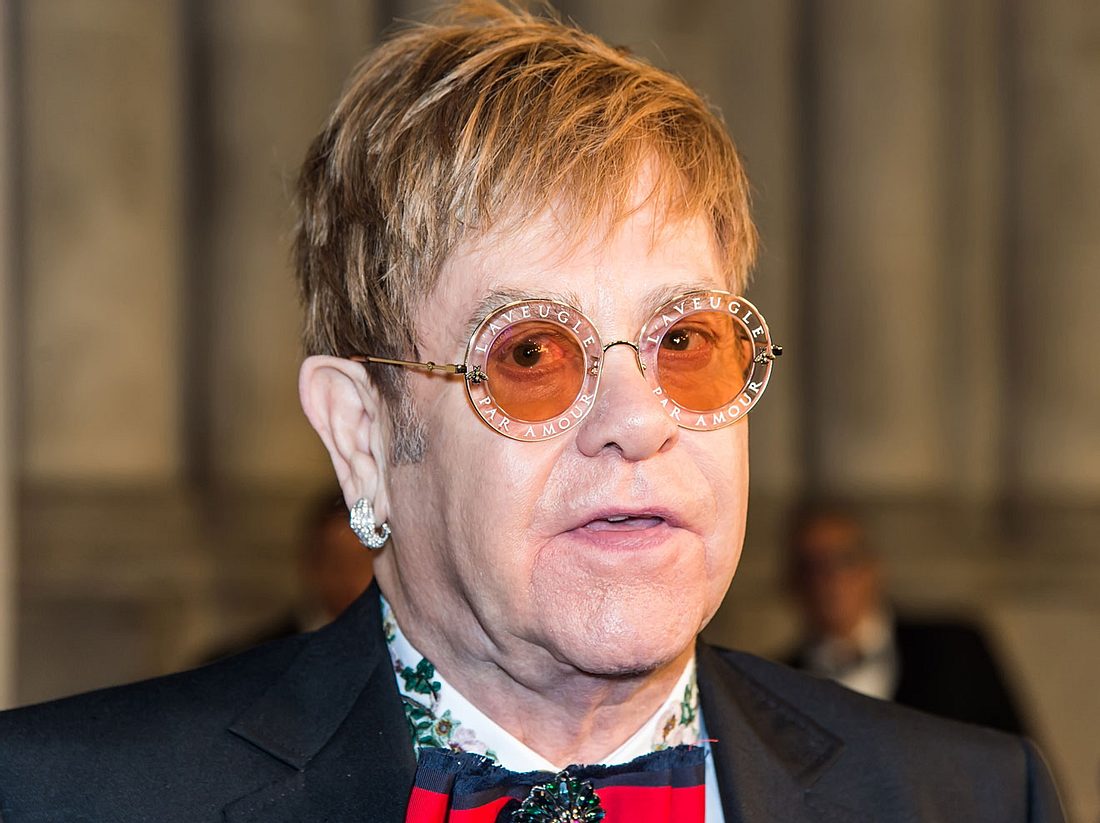 Elton John trauert um seine Mutter