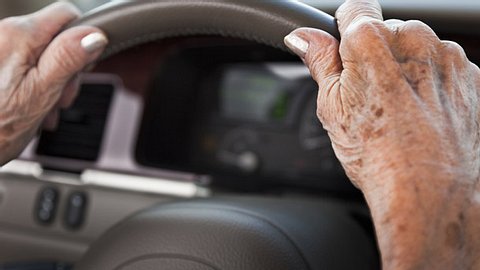 Fahrtests für Senioren - Foto: dszc/iStock