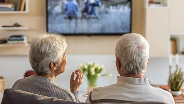 Älteres Paar Fernsehen, das ändert sich - Foto: simonkr/iStock