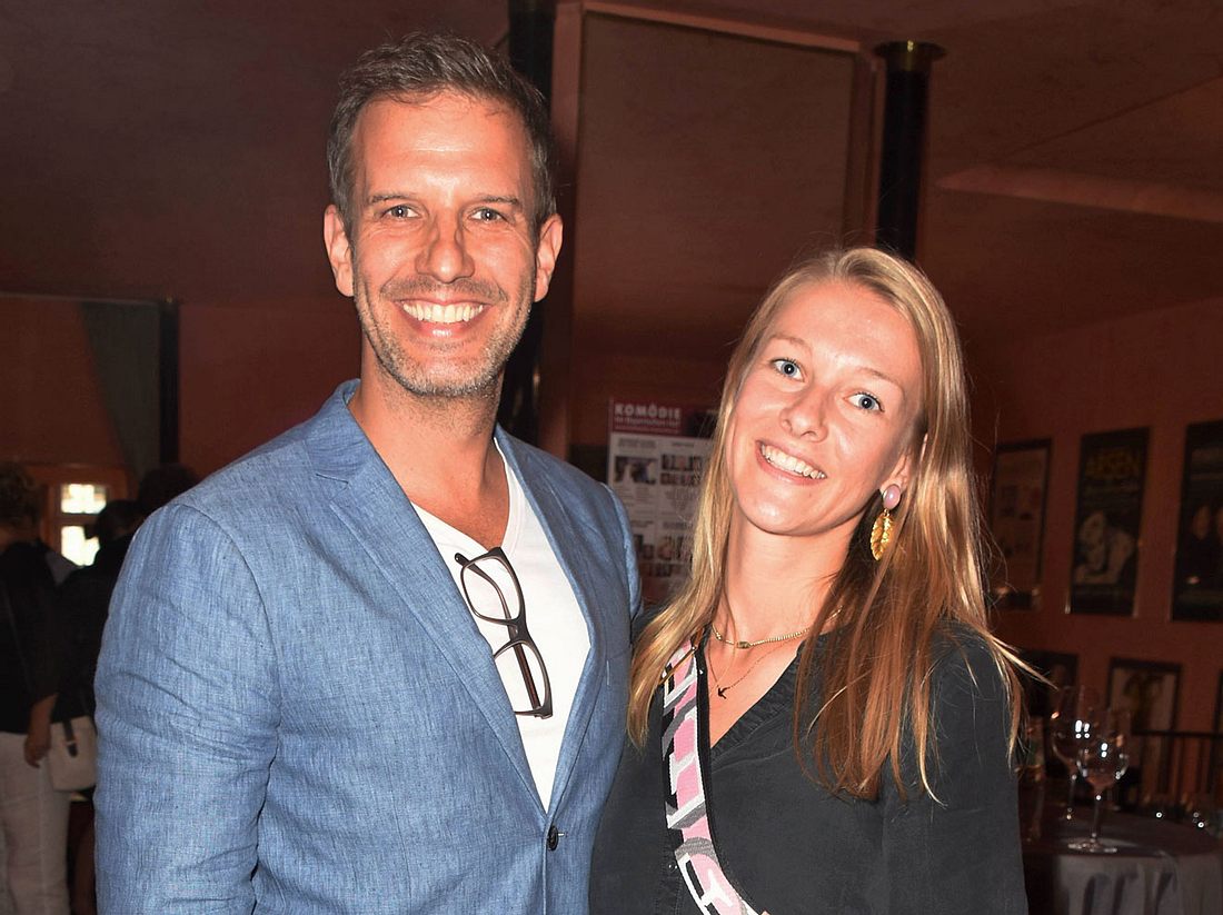 Der aus Sturm der Liebe bekannte Florian Stadler hat seine Martina geheiratet. Der aus Sturm der Liebe bekannte Florian Stadler hat seine Martina geheiratet.