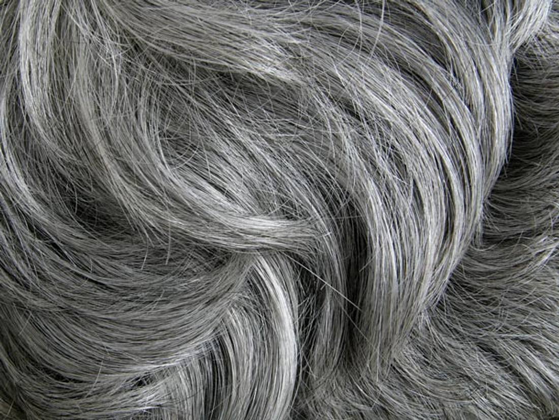 Haare kann färben dunkle man grau Grau werden