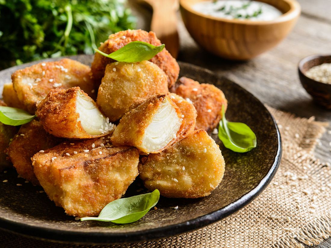 Frittierte Fenchelspalten eigenen sich auch sehr gut als Finger-Food für eine
Party. Frittierter Fenchel