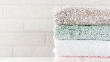 Frottee Handtücher sind weich und praktisch - Foto: iStock/Rimma_Bondarenko 