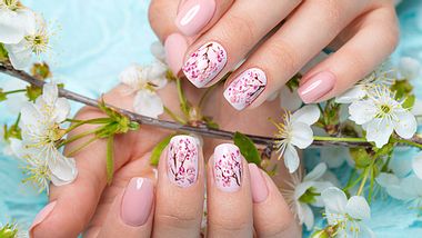 Frühlingsnägel: Tolle Designs für Ihre Nägel - Foto: kobrin_photo / iStock