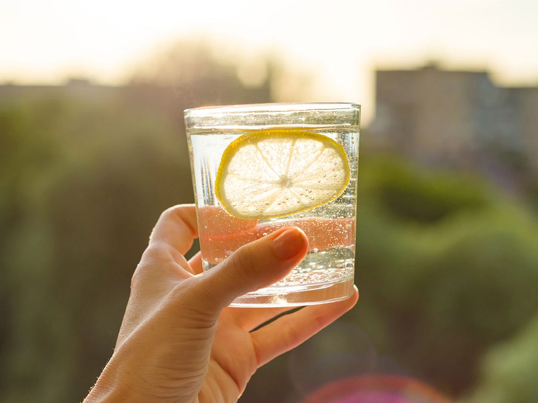 Darum solltest du täglich Zitronenwasser trinken Darum solltest du täglich Zitronenwasser trinken