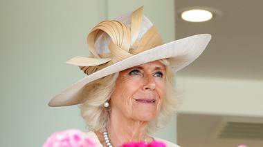 Herzogin Camilla beim Royal Ascot. - Foto:  Max Mumby/Indigo/GettyImages