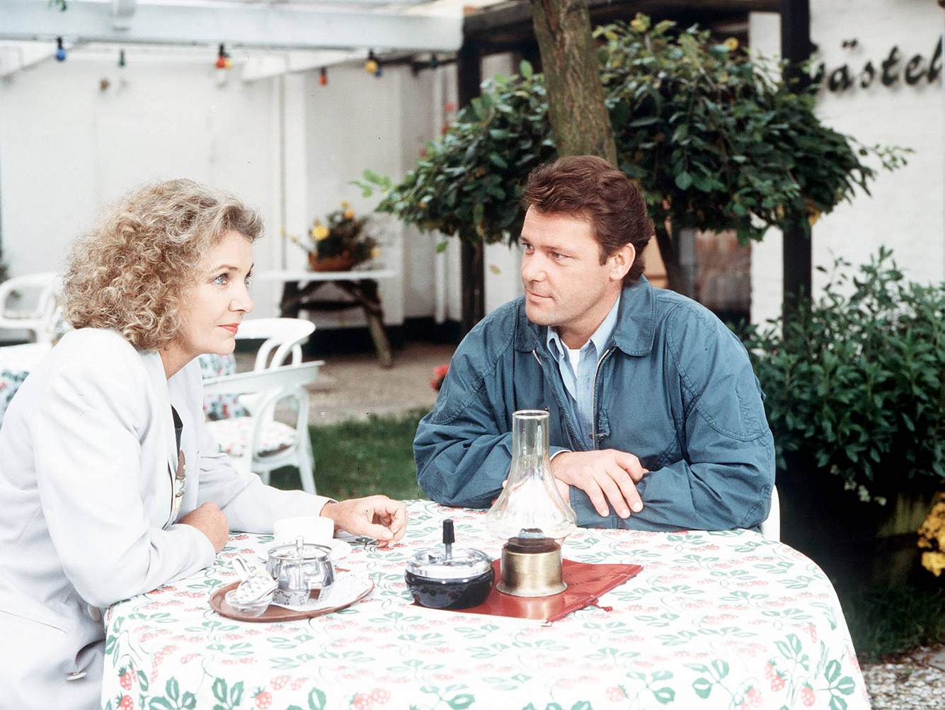 Gila von Weitershausen und Walter Plathe in 'Der Landarzt'. Gila von Weitershausen und Walter Plathe in 'Der Landarzt'.