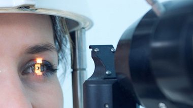 Eine OP kann beim Glaukom helfen - Foto: Denis_prof / iStock