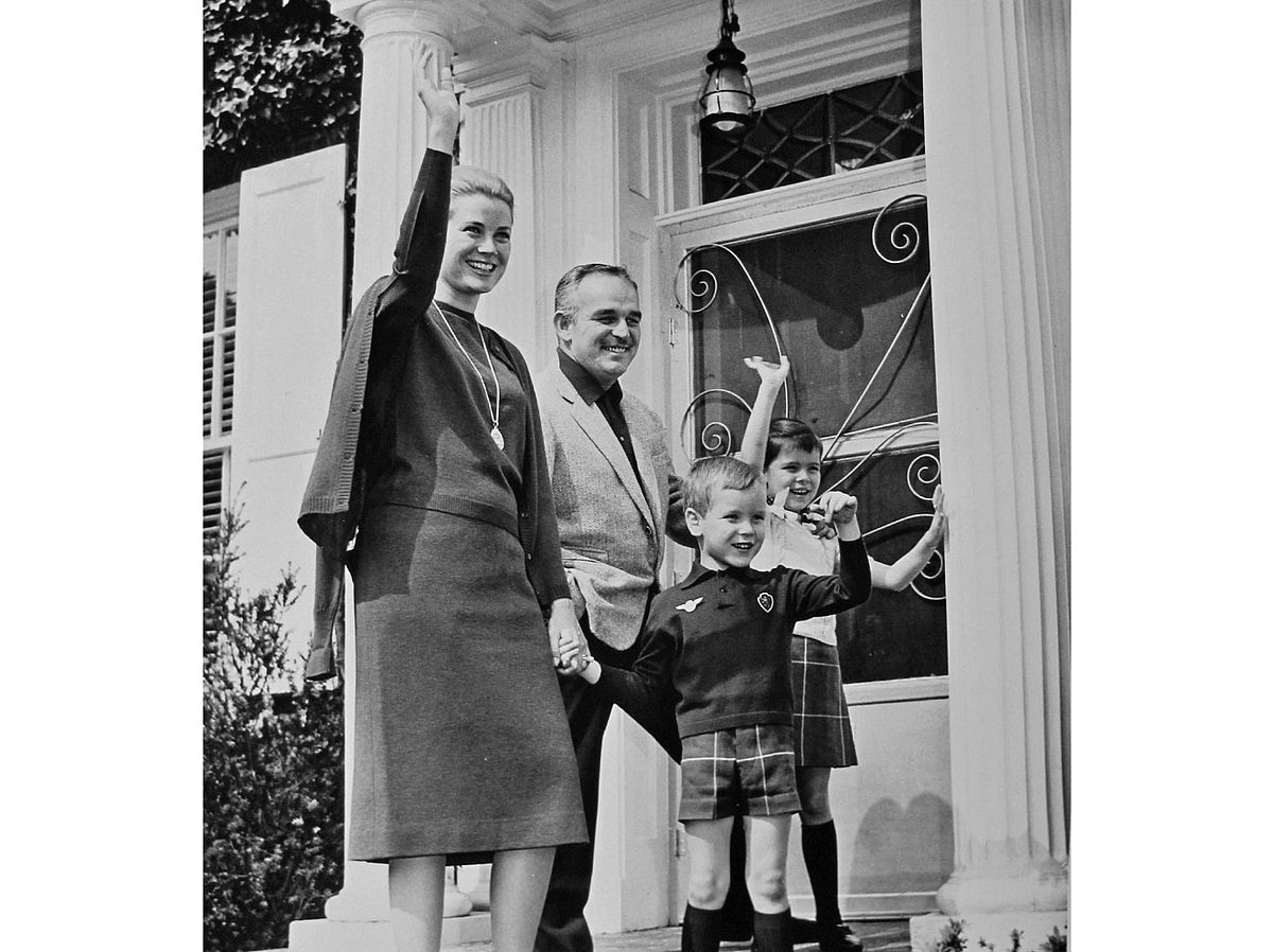 Fürst Rainier und Fürstin Gracia Patricia mit den Kindern Prinzessin Caroline und Prinz Albert.