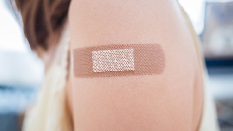 Was Sie zum Thema Grippeimpfung wissen sollten - Foto: Tonpicknick / iStock
