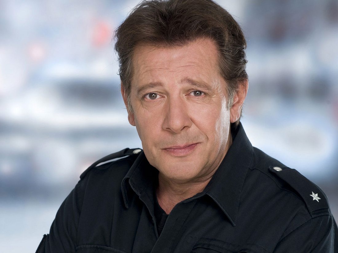 Jan Fedder in seiner Paraderolle als Polizist Dirk Matthies im 'Großstadtrevier'. Jan Fedder in seiner Paraderolle als Polizist Dirk Matthies im 'Großstadtrevier'.