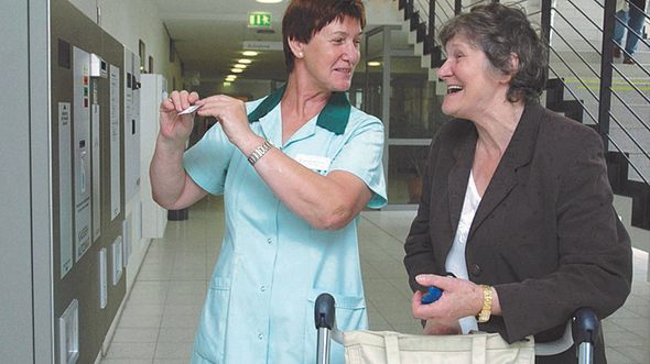 Die Grünen Damen helfen Kranken und Alten in ganz Deutschland.  - Foto: Evangelische Kranken- und Alten-Hilfe e.V.