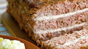 Mal anders: Hackbraten mit Feta. - Foto: Freila / iStock 